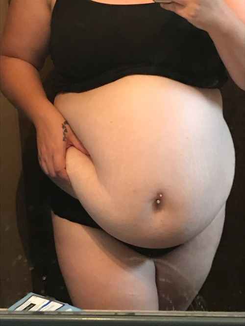 plumplittlepeach:Long time, no update… But since I’ve been absent, I finally got my belly button pierced and passed up the 240 lb mark to reach my highest weight ever. Sadly, being super sick last week knocked me back down, but I’m in a hurry to