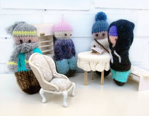 littleintroverts: #dolls #dollhouse #miniature #handmade #handmadedolls #cute #knit #knitting #knits