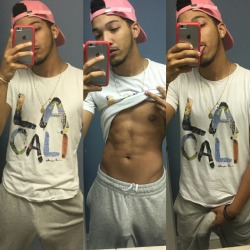 gottabefamous:  @pornnextdoor #GreySweatpantsChallenge