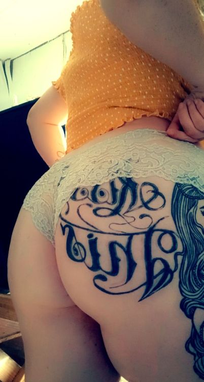 devils-mistress710:Had to share the booty wiggles with y'all this morning 😂 enjoy my babies! Cash app: $msjacobs710 If wanted to tip ;) I have had a few message so here y'all go ❤️