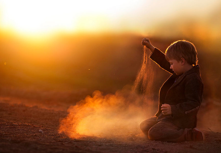 zipping:  Elena Shumilova is a Russian photographer who takes these beautiful photos