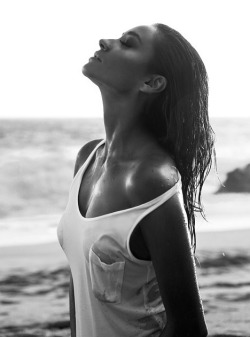 buttahbenzoobsessed:  Fucking goddess
