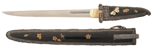 art-of-swords: Tanto Dagger Dated: Koto era Measurements: 11 3/4 inches overall, 7 inch blade T