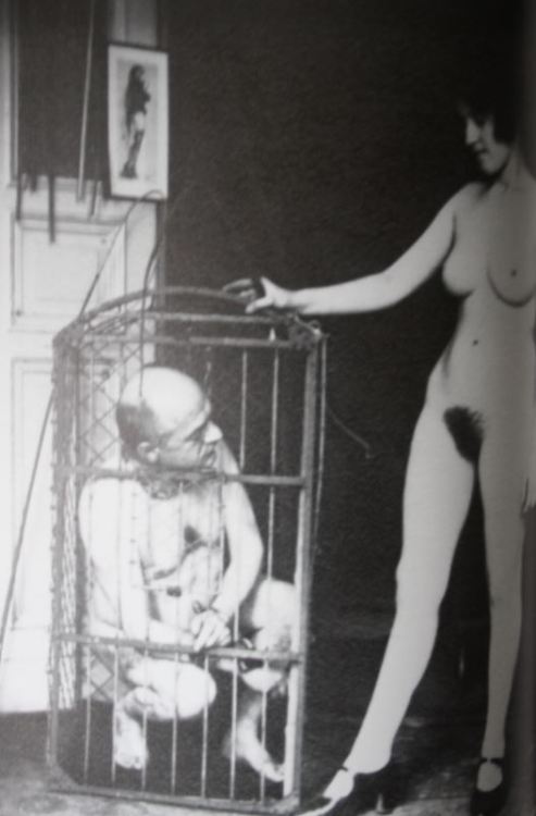 thumbs.pro : seductivedomme: pittprickel: MISTRESS WITH SLAVE PET IN CAGE -  Vintage Photo, 1920s This is so interesting! I'd love to see more vintage  femdom porn.