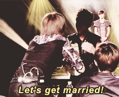 eteru:  myungsoo proposed to sungyeol 