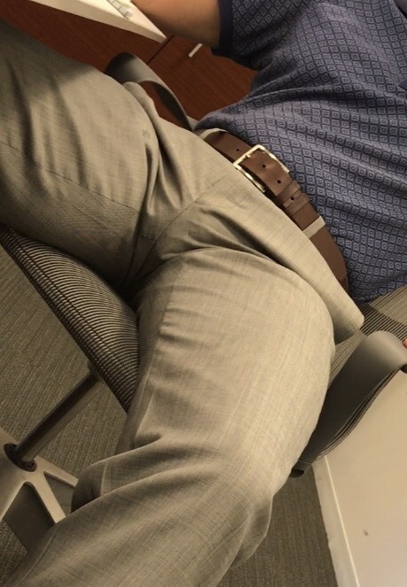 eyelovebulge:  More business meeting bulges!