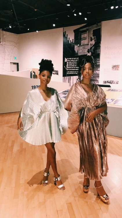 chloexhalledaily: Chloe x Halle attend the Wearable Art Gala at California African American Museum o