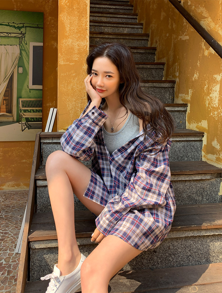 korean-dreams-girls:  Sung Kyung - April 11, 2019 Set  