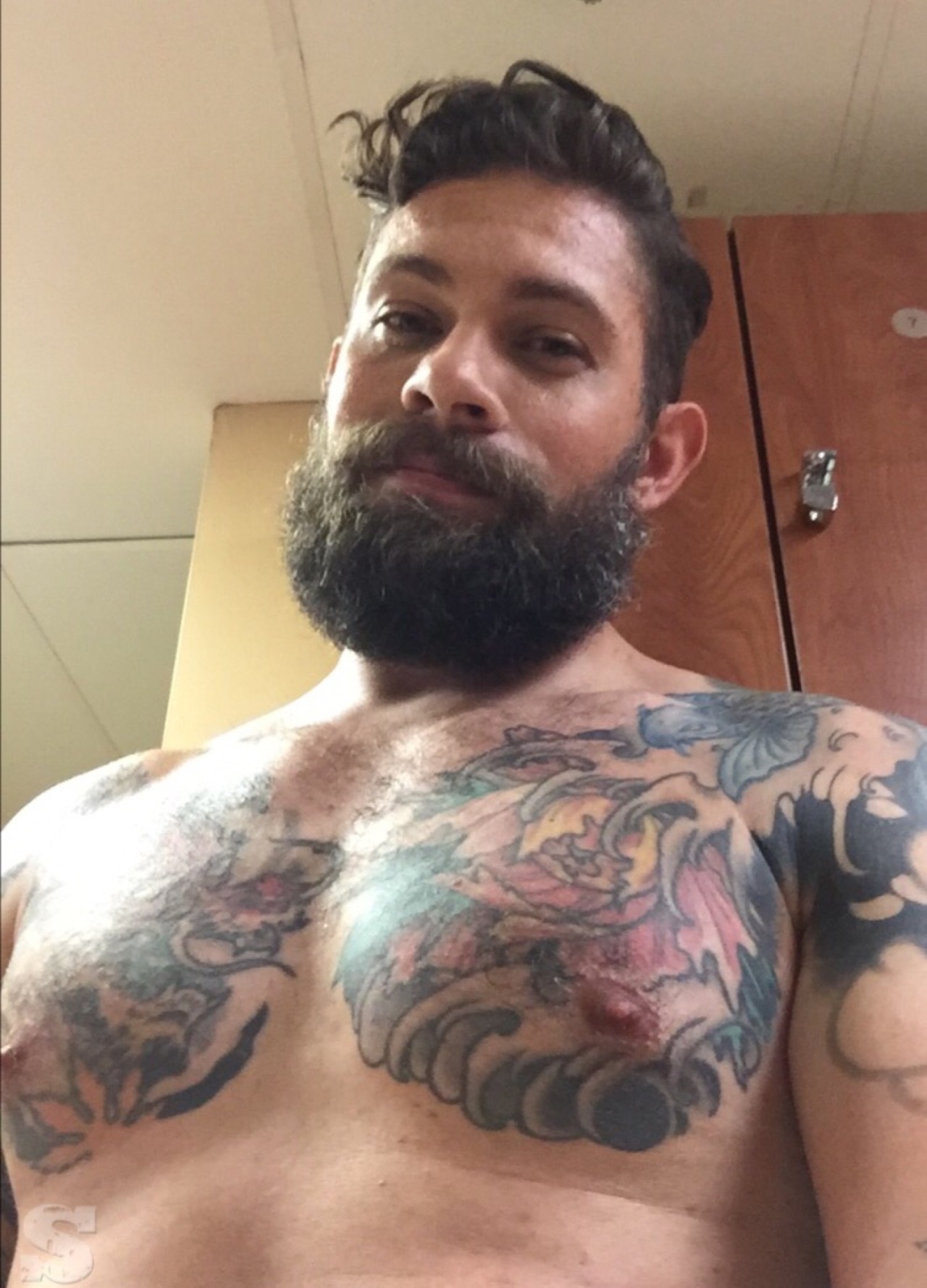 hotdudesofscruff:  Those tattoos 😗 We’ve got a sexy badass over here 🔥