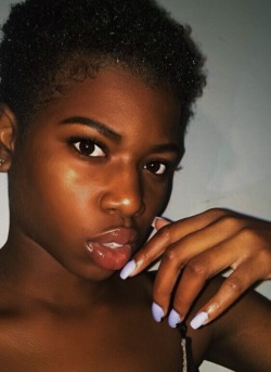 blvknora:  Brown Skin like that PARTY song 