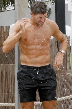 hotfamous-men:  Steven Gerrard