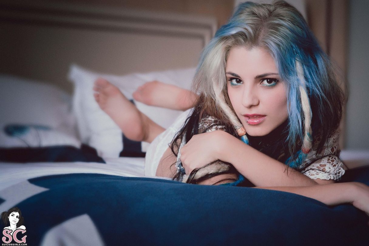 sgw0rld:  Euphemia - Mer Bleu 