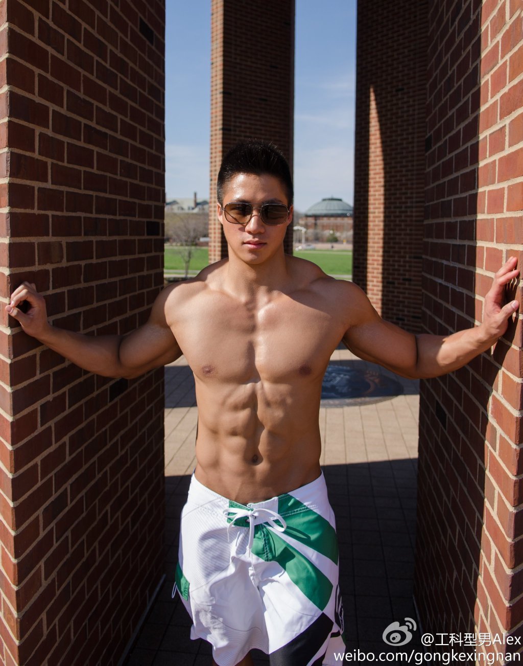 tommie628:  Fitness model—-工科型男Alex 