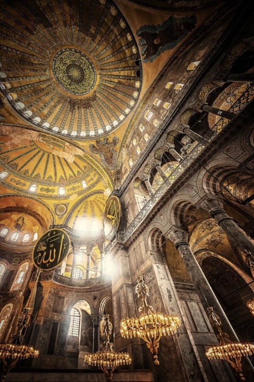 legendary-scholar:  On the 24th December 563 – The Byzantine church Hagia Sophia in Constantinople was dedicated for the second time after being destroyed by earthquakes. Hagia Sofia, Istanbul, Turkey.