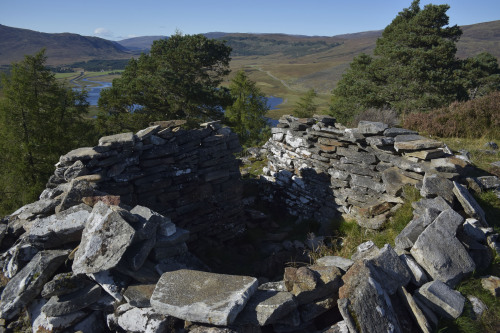 Dun Da Lamh - Fort of the Two HandsThis Pictish fort is located in Speyside, overlooking the River S