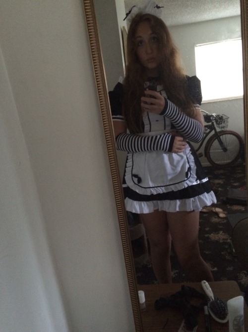 Omg! Anon got me a meido-fuku!  