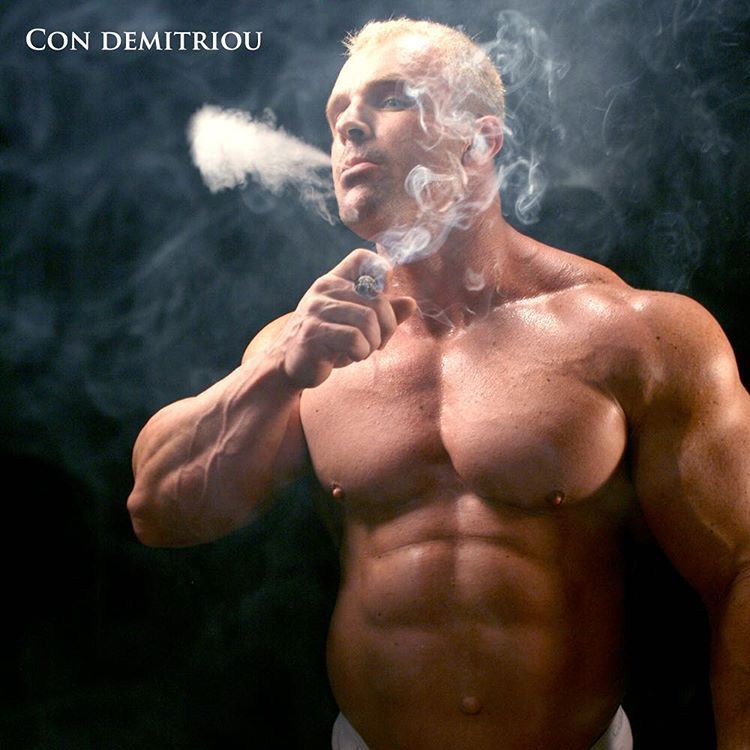 smokinghunks:  #musclemodel #bodybuilding #smokinghunks #muscle #cigars #muscledsmokers