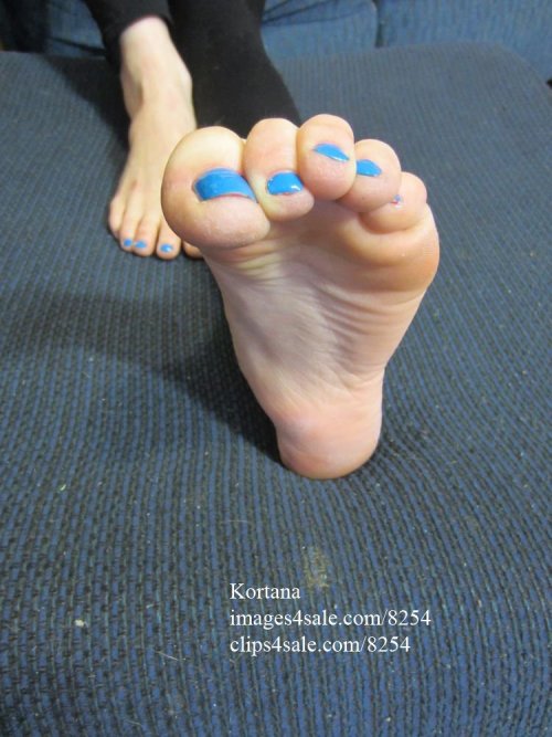 where-the-toes-are:  KortanaWhere the TOES porn pictures