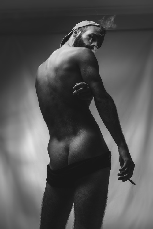 davidvelezfotografia: self portrait, no shame www.davidvelezfotografia.com 