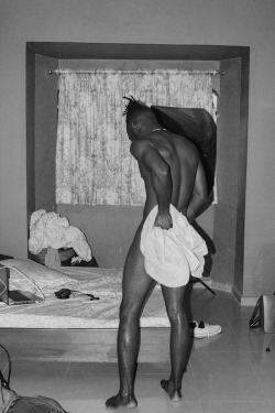 sarfbortt:  “I am my own muse. I am the subject I know best. The subject I want to know better.” Oroma Elewa