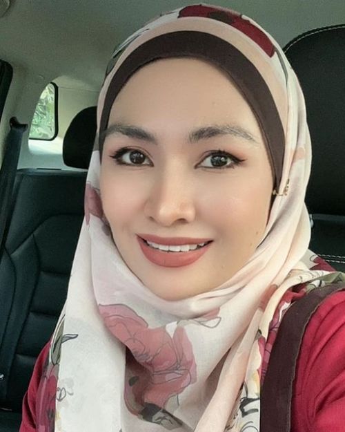 Ini Merupakan Kisah Pengalaman Aku Melakukan Hubungan Seks Dengan Mommy Aku Sendiri. Hubungan Seks Antara