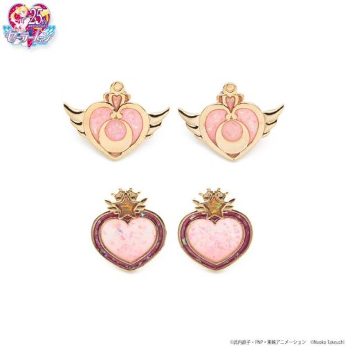 senshidaily:sailor moon merchandisecrisis moon compact and chibi moon necklace, brooch, and ponytail