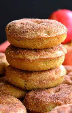 sweetoothgirl:    Apple Pie Baked Doughnuts