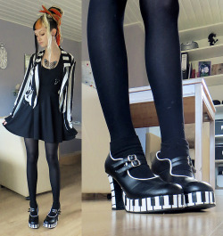 psychara:  Today’s sophisticated looking school outfit. Important week this week! Having sort of exams, from each class. Yesterday and today went well tho! So 50% of my shit is done! \o/ New shoes! Gifted by my sweet friend Melissa &lt;3 