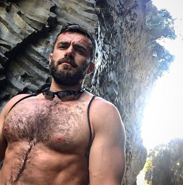 Follow my two hairy men blogs:http://sambrcln.tumblr.comhttp://hairysex.tumblr.com