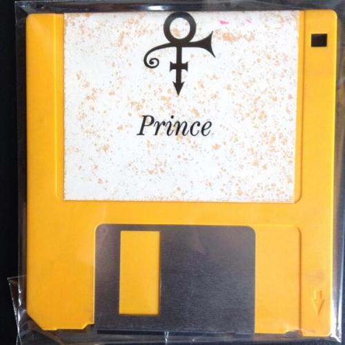 spockvarietyhour: retropopcult: In 1993 Prince changed his name to an unpronounceable symbol (which