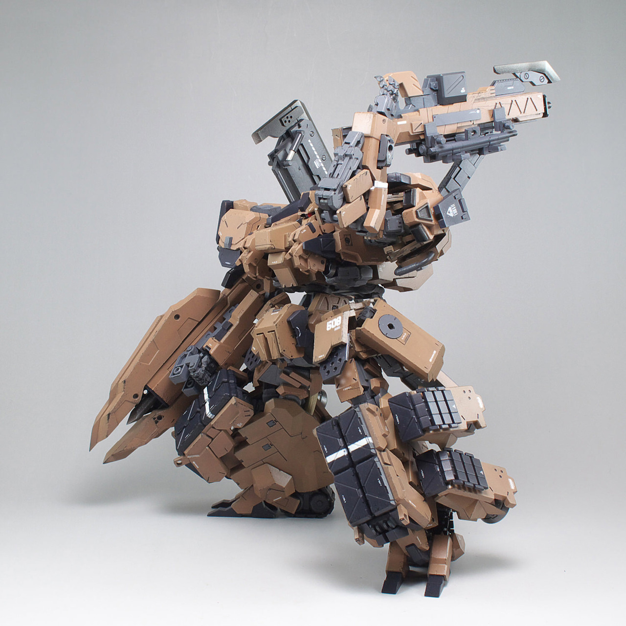 mechaddiction:  b0f59ce38fbe4d702ca2fc5c79dee529476f16d1.jpg (1500×1500) #mecha
