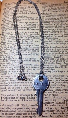 doctorwhogifts:  Steampunk Doctor Who Inspired TARDIS Key Necklace by morbidxtasy (19.00 USD) http://ift.tt/1376MTP 
