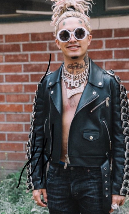 candychronicler: thedk159: “lil pump seems to be getting to high on the hog and starting to tu
