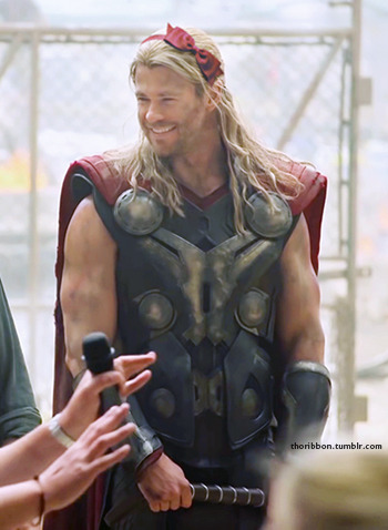 XXX agentoklahoma:  Thor: I am the prettiest photo
