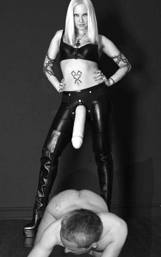 bigstrapon:  No doubt who’s in charge here…