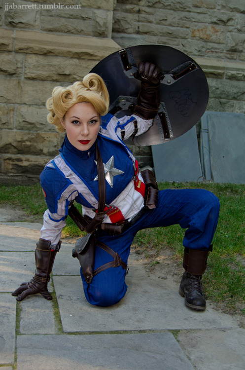 dieselpunkflimflam:  Captain America, by these dangerousladies.