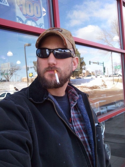 smokinmanhood: Love Smokin n Strokin with him…  Marlboro Reds Man..  Smoke n Stroke @smokinmanhood