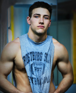 queerfruits:  gaydaily:      Evan Downs    www.queerfruits.com