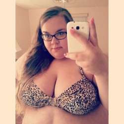 chubby-bunnies:  finally discovering that my body isn’t something to be constantly ashamed of.  [kim/size 28/US]  she&rsquo;s a cutie :) &lt;3