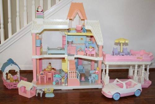 aolprincess:  i had this dollhouse. still wish i could live in it.