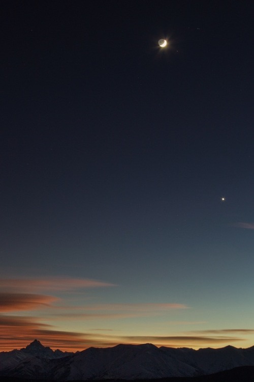 ethereo:  Roberto Bertero, Monviso, Moon and Venus ©Roberto Bertero, All Rights Reserved. Image use with written permission from the owner. Do not remove credit. 