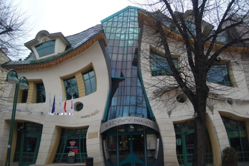 passius:  unicorn-meat-is-too-mainstream:      passius:  10 STRANGEST BUILDINGS IN THE WORLD THE WONDERWORKS BUILDING IN FLORIDA THE BASKET BUILDING IN OHIO THE MONTREAL BIOSPHERE IN CANADA RIPLEY’S BELIEVE IT OR NOT BUILDING IN CANADA BANKNOTE BUILDING