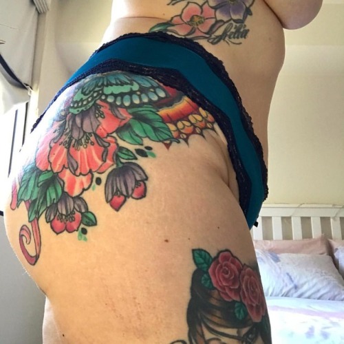 One day I’ll get back to some squats ‍♀️ . . . . . #suicidegirlshopeful #hopefulsuicidegirls #girlsw