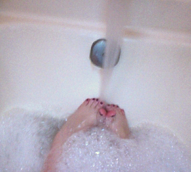 notforhireesquire:nicegirlwrongplace:water fun   