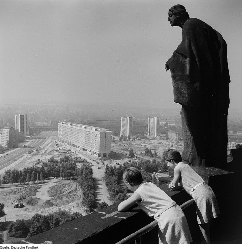 thatswhywelovegermany: Dresden, Viwes from the tower of the town hall in summer 1945 and summer 1960