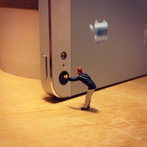 asylum-art:   Funny Photos Capture Tiny Moments of Agency Life in Miniature by Derrick
