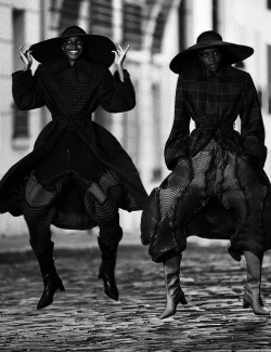 Pocmodels: Maty Ndiaye &Amp;Amp; Nicole Atieno By Carlijn Jacobs For Vogue Netherlands