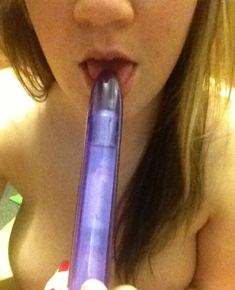 lauramarie93xxx:  Yummy ;) 