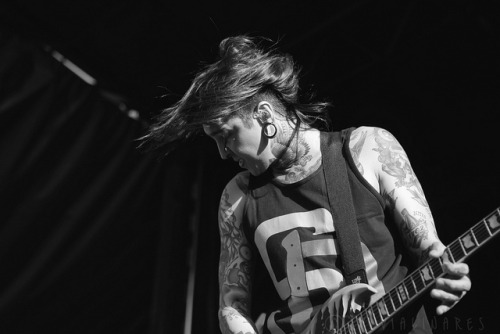 thewavescrashin:Tony Perry | Pierce The Veil