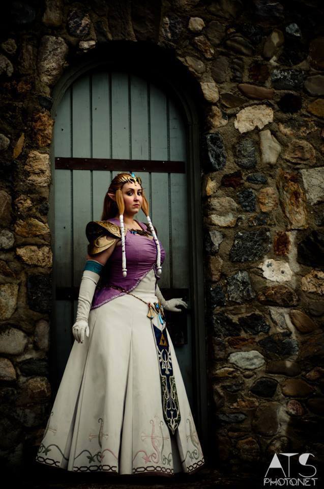 draug419:  elrowiel:It’s about time I post up a post with my Zelda cosplay in it.